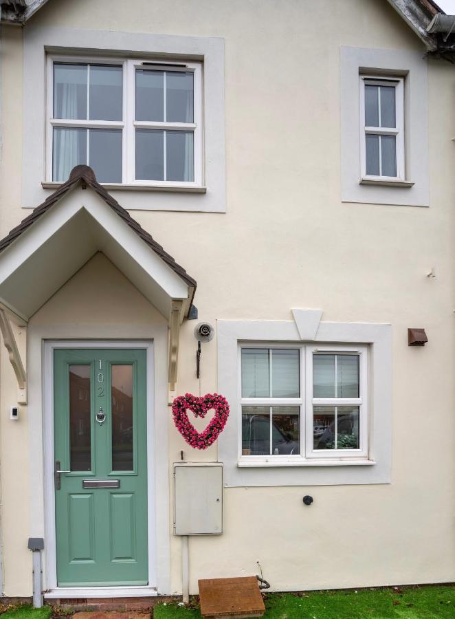 Stunning Abode 5 Min From Nec & Bhx, Pets Allowed Marston Green Экстерьер фото